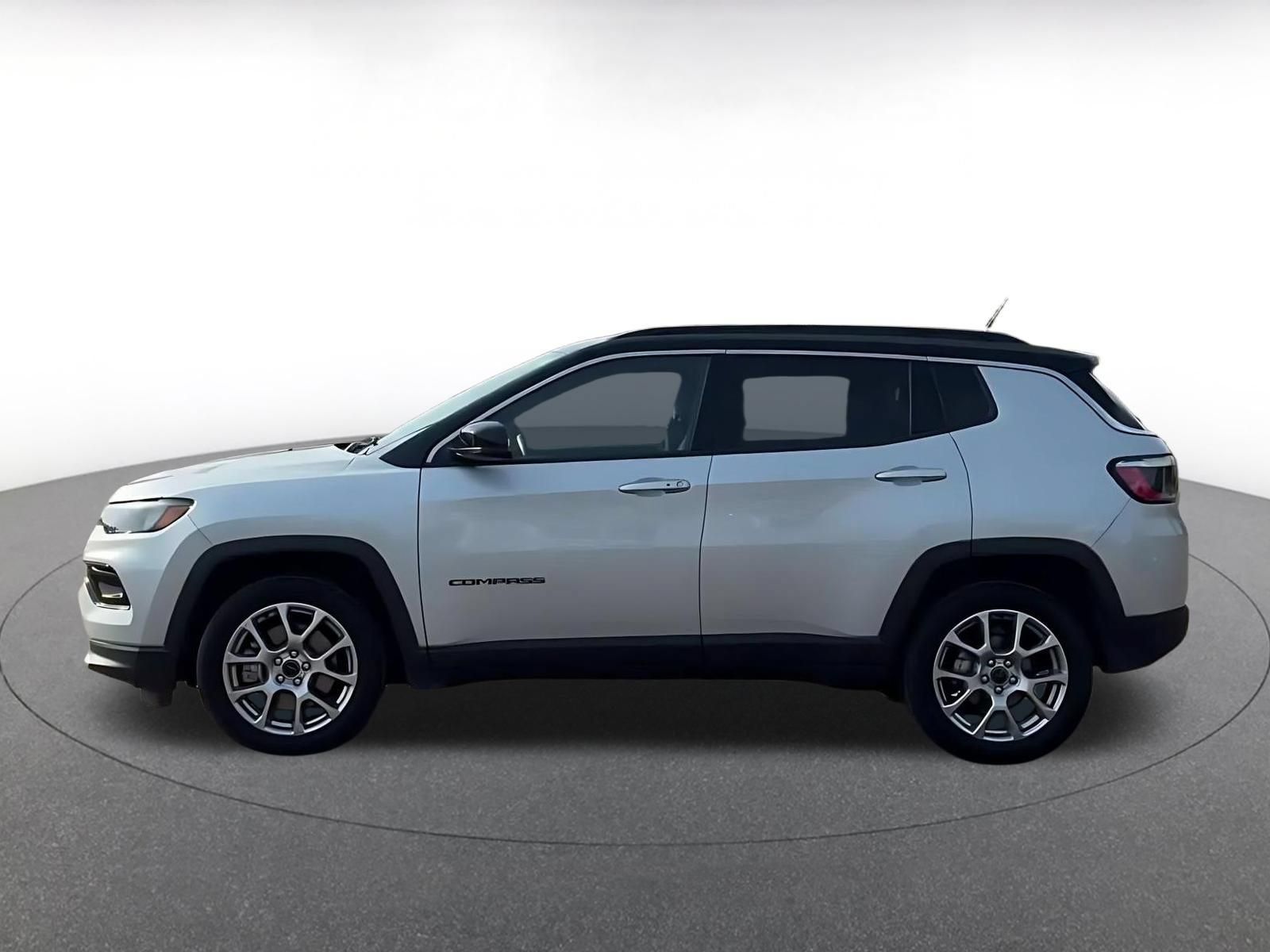 Used 2025 Jeep Compass Limited AWD/4WD image 8