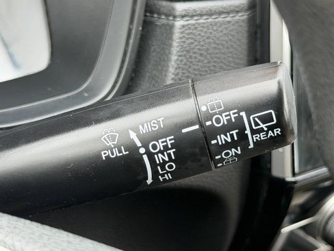 Used 2017 Honda CR-V LX image 35