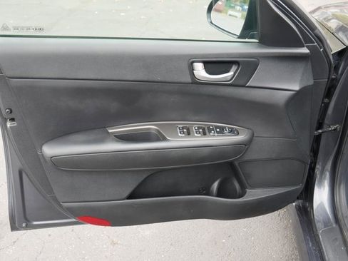 Used 2020 Kia Optima LX image 11