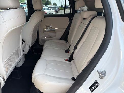 Used 2021 Mercedes-Benz GLA 250 4MATIC image 13