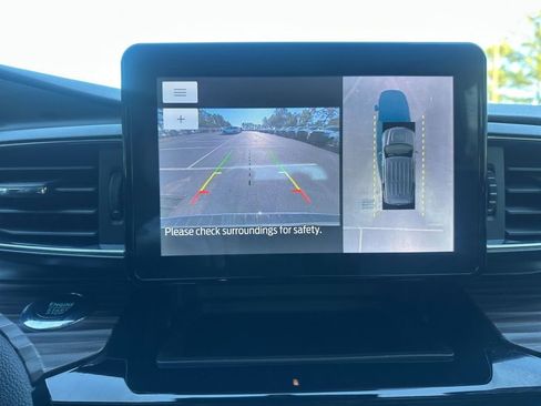 Used 2022 Ford Explorer Limited w/ Equipment Group 301A image 21