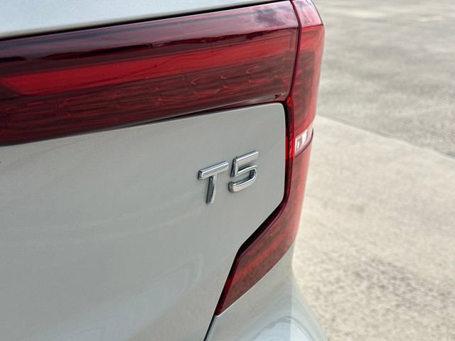 Used 2020 Volvo S60 T5 Momentum FWD image 36