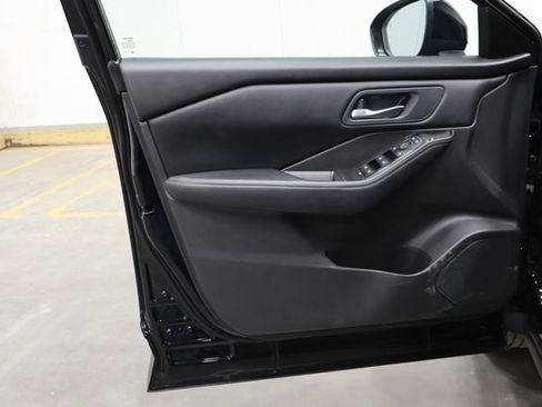 Used 2024 Nissan Rogue SV FWD image 16