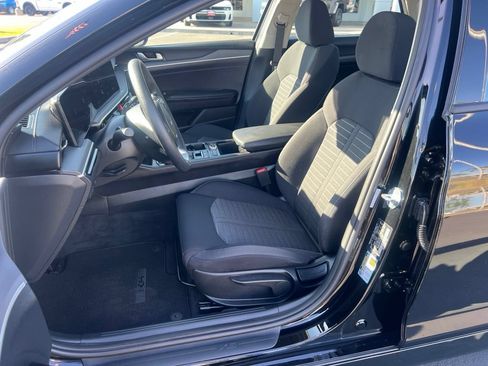 Used 2025 Kia K5 LXS FWD image 28