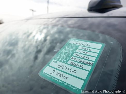 Used 2025 GMC Yukon AT4 Ultimate w/ LPO, Floor Liner Package image 36