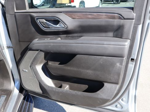 Certified 2024 Chevrolet Suburban LT w/ LT Signature Package image 40