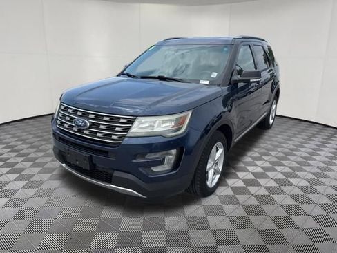Used 2016 Ford Explorer XLT AWD/4WD image 11