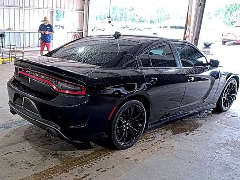 Used 2018 Dodge Charger R/T w/ Beats Audio Group RWD image 3