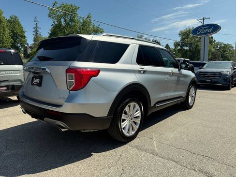 Used 2024 Ford Explorer Limited w/ Limited Technology Package AWD/4WD image 5