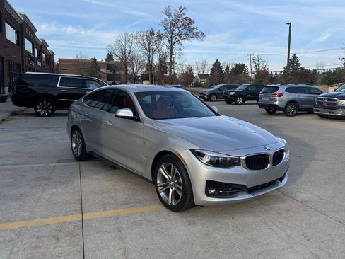 Used 2018 BMW 330i Gran Turismo xDrive image 4