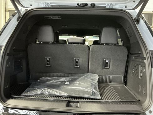 New 2026 Chevrolet Traverse High Country image 33