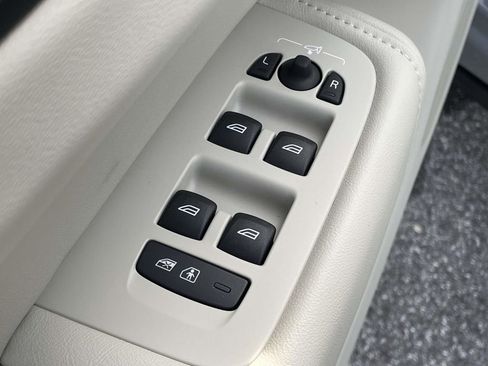 New 2026 Volvo XC60 T8 Ultra w/ Protection Package Premier image 6