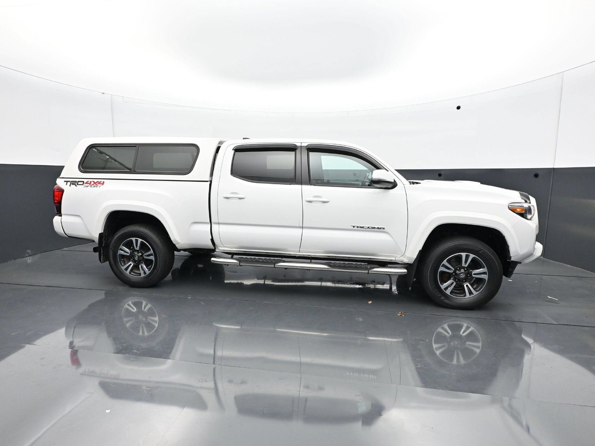 Used 2019 Toyota Tacoma TRD Sport AWD/4WD image 8