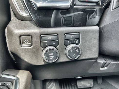 Used 2022 Chevrolet Silverado 1500 LT image 18