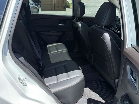 Used 2023 Nissan Rogue SL w/ SL Premium Package FWD image 12