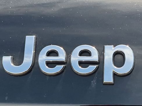 Used 2023 Jeep Grand Cherokee L Overland w/ Luxury Tech Group IV AWD/4WD image 12