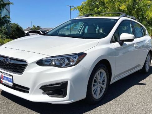 Used 2018 Subaru Impreza 2.0i Premium w/ Popular Package #2 AWD/4WD image 6