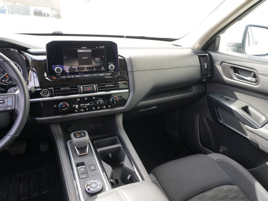 Used 2023 Nissan Pathfinder SV AWD/4WD image 21