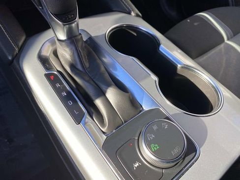 Used 2023 Chevrolet Blazer LT image 9