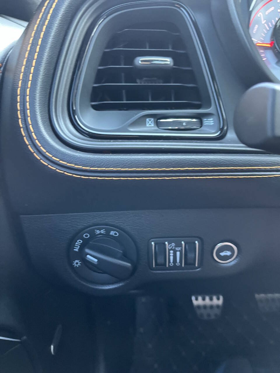 Used 2022 Dodge Challenger R/T Scat Pack RWD image 17