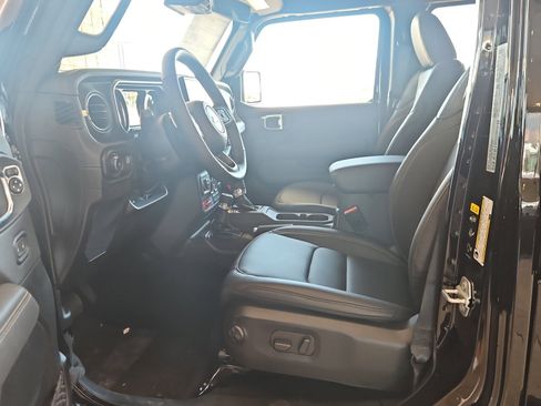New 2025 Jeep Wrangler Unlimited Rubicon 392 image 14