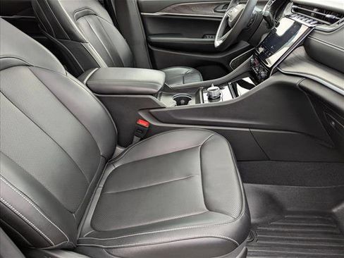 Used 2024 Jeep Grand Cherokee Limited 4xe image 22