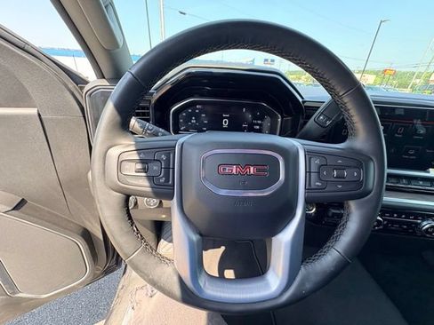 Used 2025 GMC Sierra 1500 SLT AWD/4WD image 23