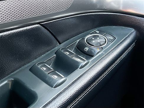 Used 2019 Ford Explorer XLT w/ Equipment Group 202A image 18