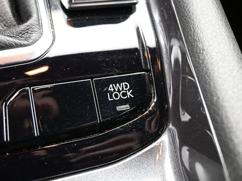 Used 2025 Jeep Compass Sport AWD/4WD image 13