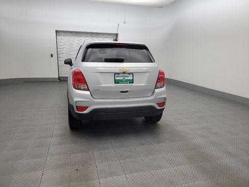 Used 2022 Chevrolet Trax LS w/ Tint and Cruise Package FWD image 6