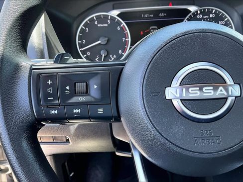 Used 2024 Nissan Rogue S AWD/4WD image 23