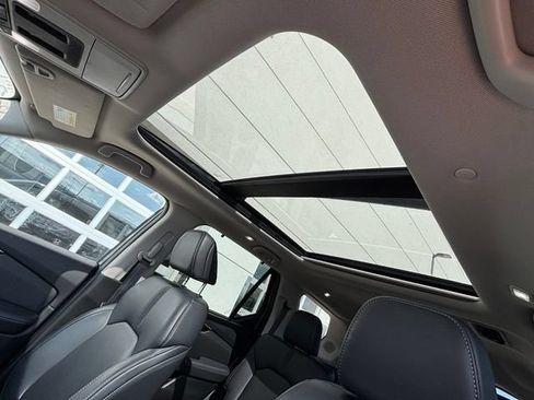 Used 2023 Honda Pilot Touring image 11