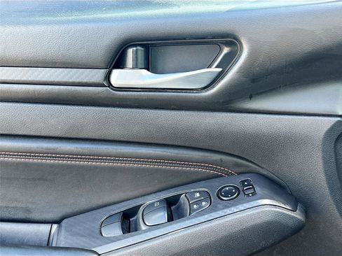 Used 2021 Nissan Altima 2.5 SR image 18