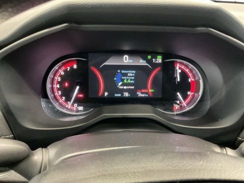 Used 2025 Toyota RAV4 XLE AWD/4WD image 13