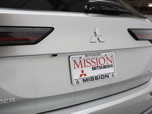 New 2026 Mitsubishi Outlander SE FWD image 4