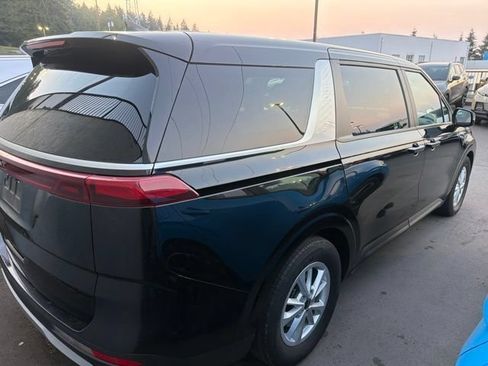 Certified 2024 Kia Carnival LX FWD image 5