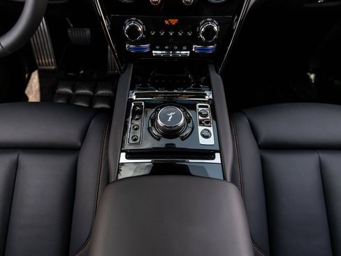 Used 2026 Rolls-Royce Cullinan Black Badge AWD/4WD image 38