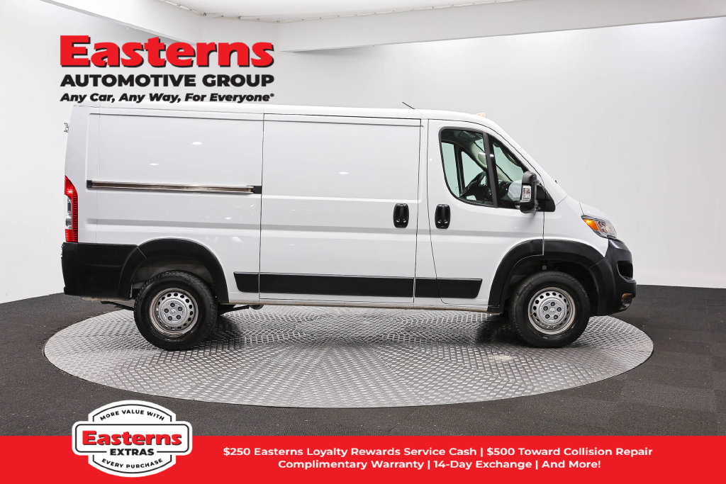 Used 2025 RAM ProMaster 2500 w/ Convenience Group FWD image 4