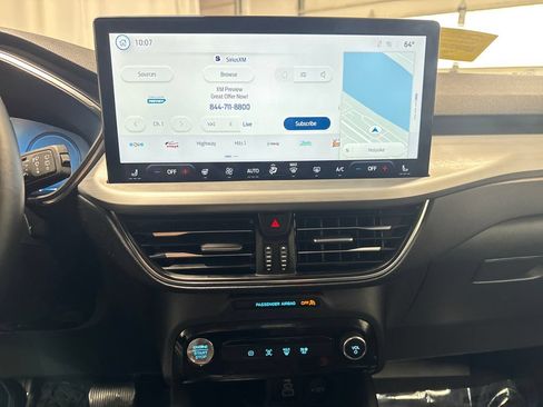 Certified 2025 Ford Escape Platinum AWD/4WD image 19