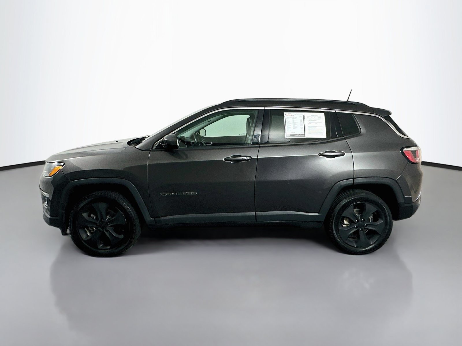 Used 2017 Jeep Compass Latitude w/ Popular Equipment Group AWD/4WD image 4