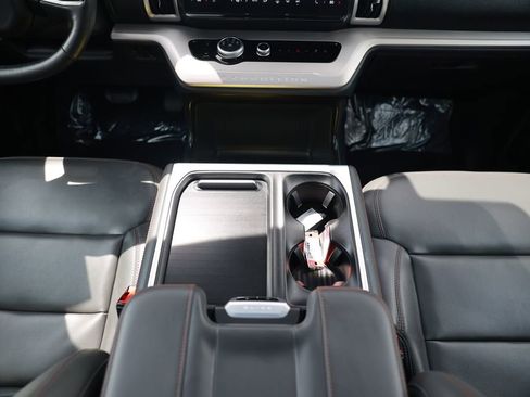 Used 2025 Ford Expedition Active AWD/4WD image 30