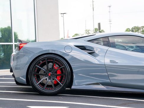 Used 2016 Ferrari 488 GTB RWD image 12