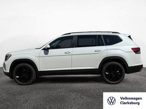 New 2026 Volkswagen Atlas SE image 2