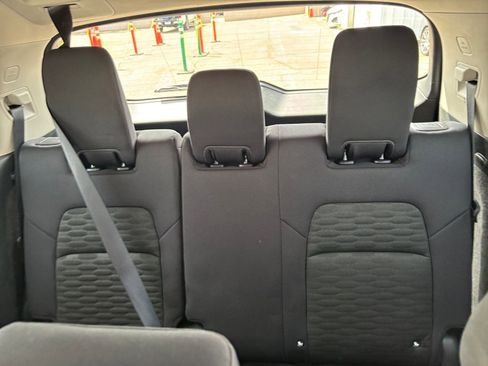 Used 2025 Nissan Pathfinder SV image 30