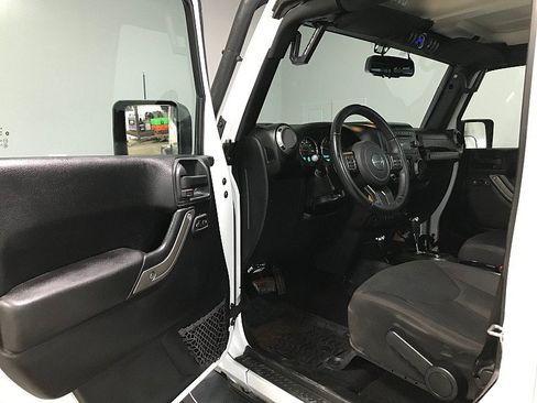 Used 2016 Jeep Wrangler Unlimited Sport w/ Quick Order Package 24S AWD/4WD image 9