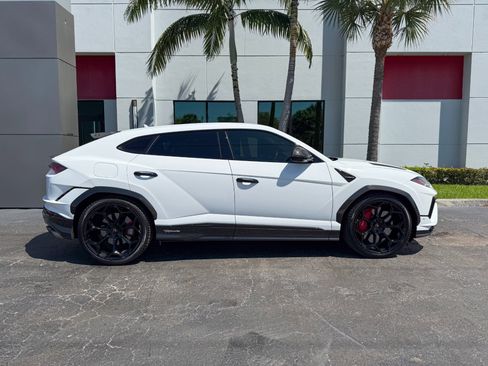 Used 2023 Lamborghini Urus Performante AWD/4WD image 7