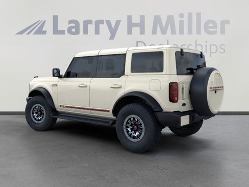 New 2026 Ford Bronco Outer Banks AWD/4WD image 4