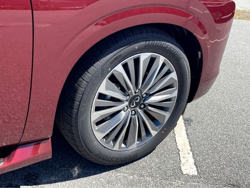 New 2025 INFINITI QX80 Luxe image 31