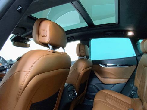 Certified 2022 Maserati Levante GT image 42