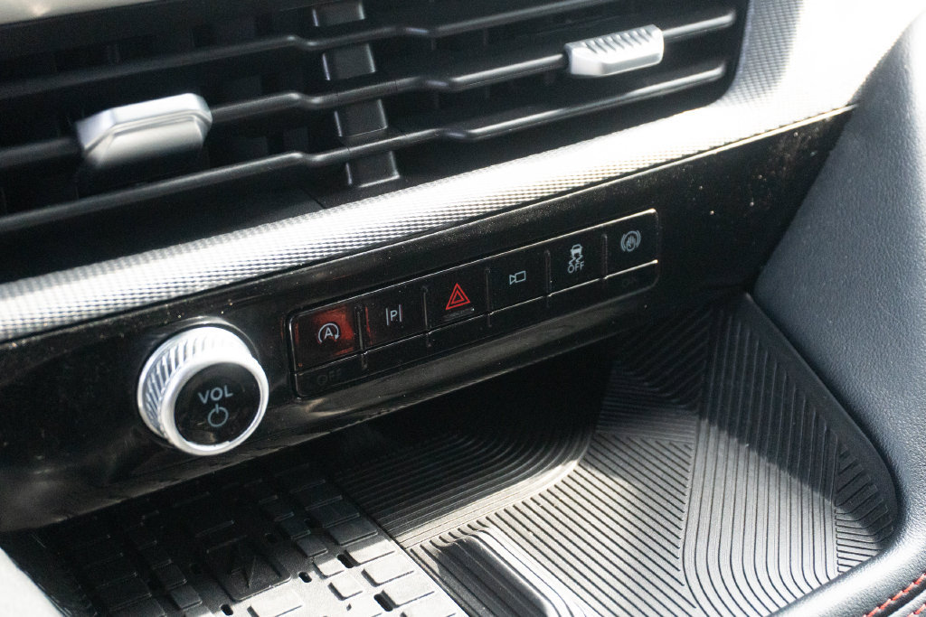 Used 2025 Ford Explorer ST-Line w/ Premium Package RWD image 29